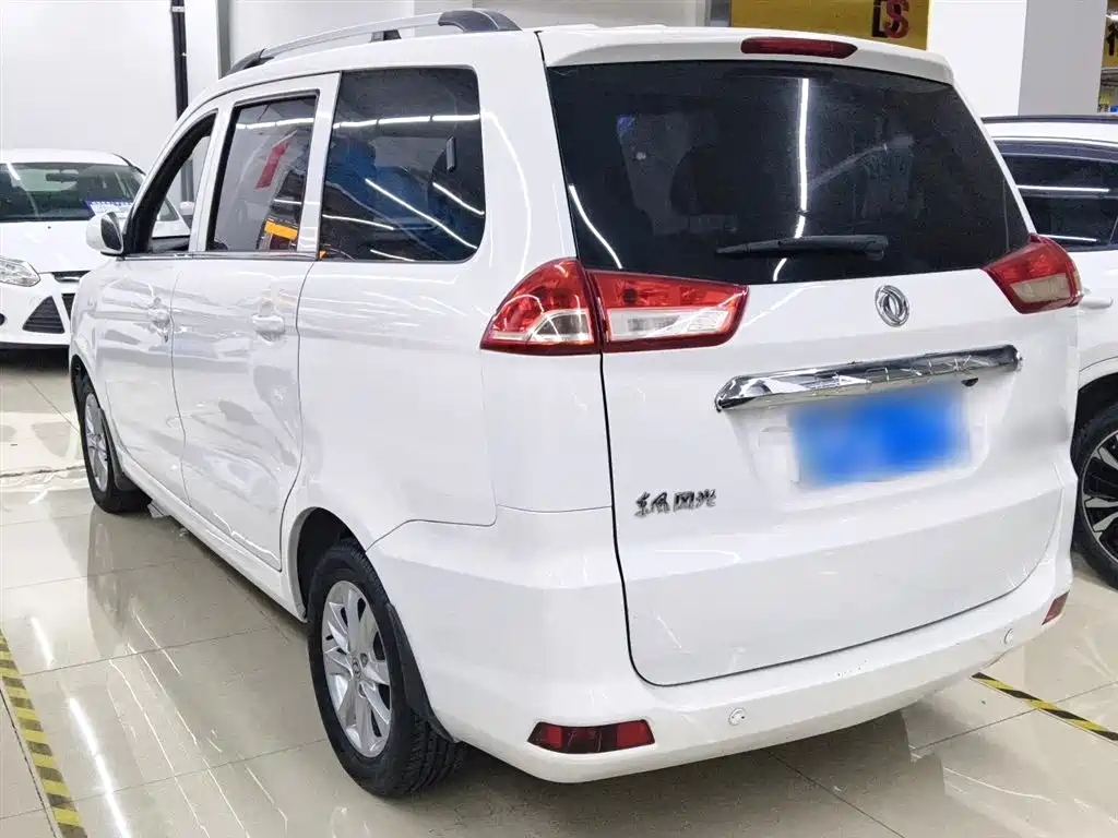 Fengguang 330 风光330 2019款 1.5 L 330 S 手动舒适型 国VI