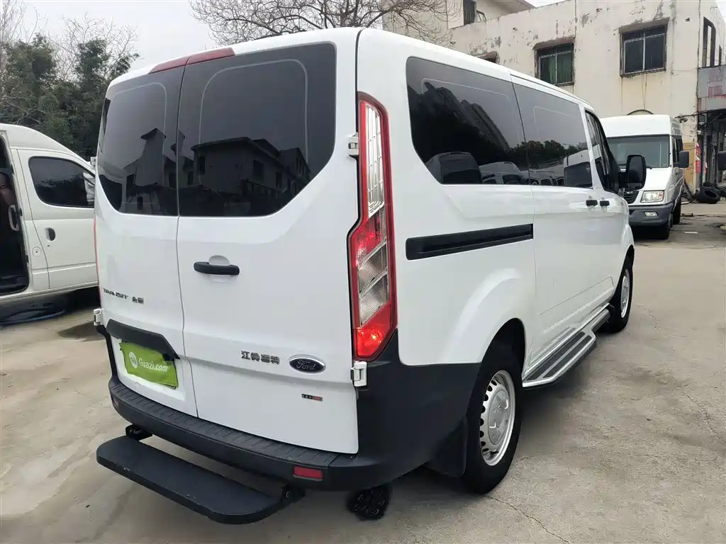 Transit 2.0 T Diesel Multi-purpose Commercial SWB Low Roof 6-seat CN-VI