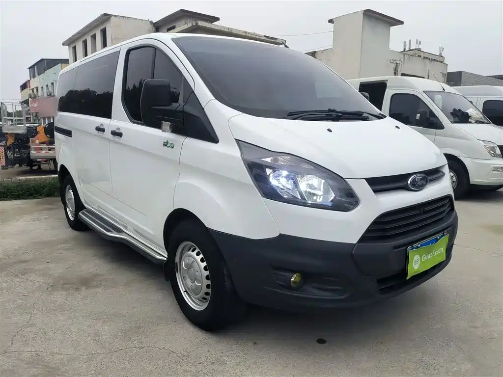 Transit 2.0 T Diesel Multi-purpose Commercial SWB Low Roof 6-seat CN-VI