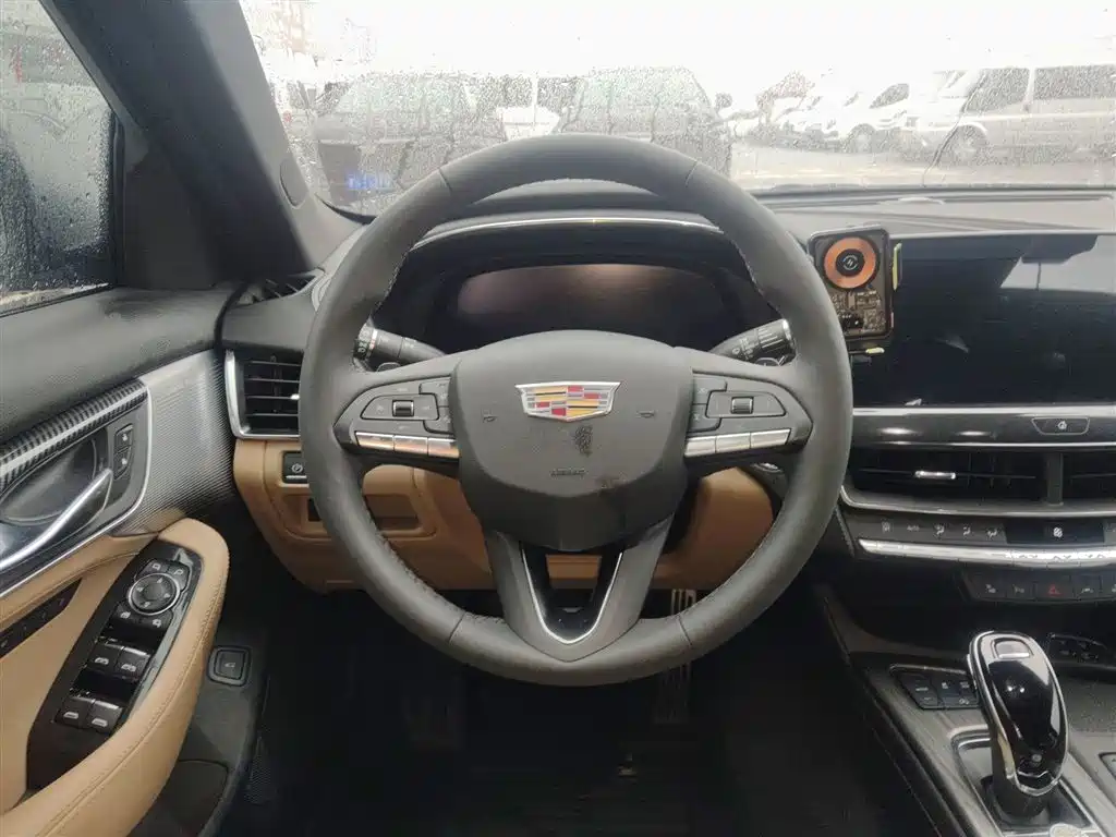 Cadillac CT5 28 T Distinguished