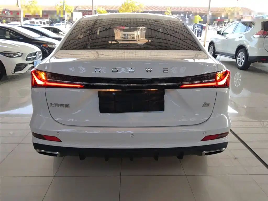 Roewe i5 1.5 L CVT Honored
