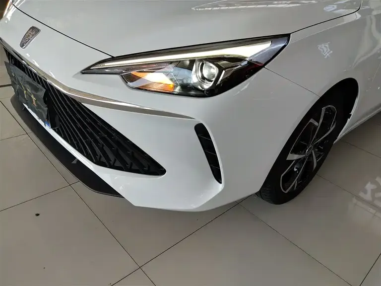 Roewe i5 1.5 L CVT Honored