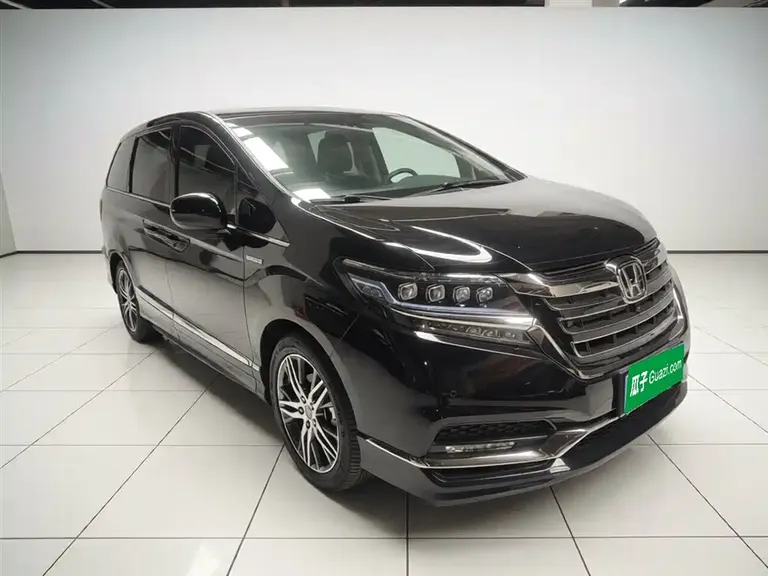 Honda Elysion 2.0 L Hybrid Comfort