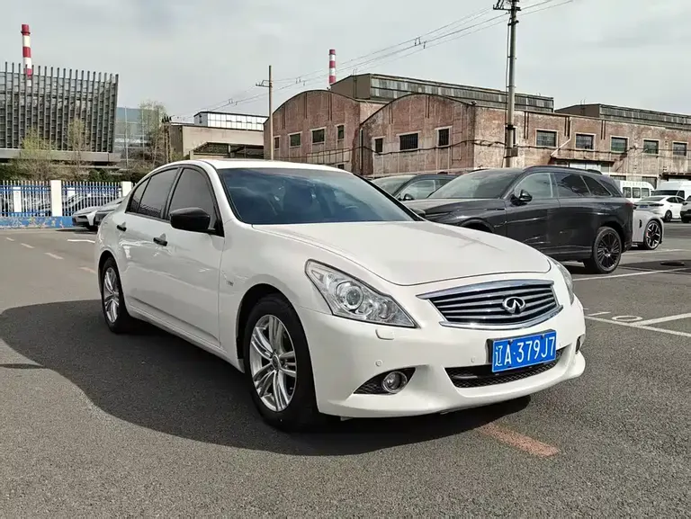 Infiniti G Series G25 Sedan Luxury Sport