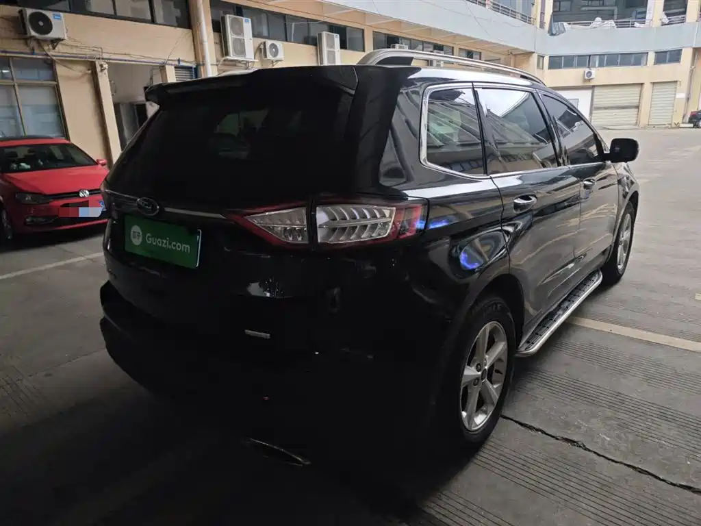 Edge EcoBoost 245 2 WD Elite Sharp 5-seat