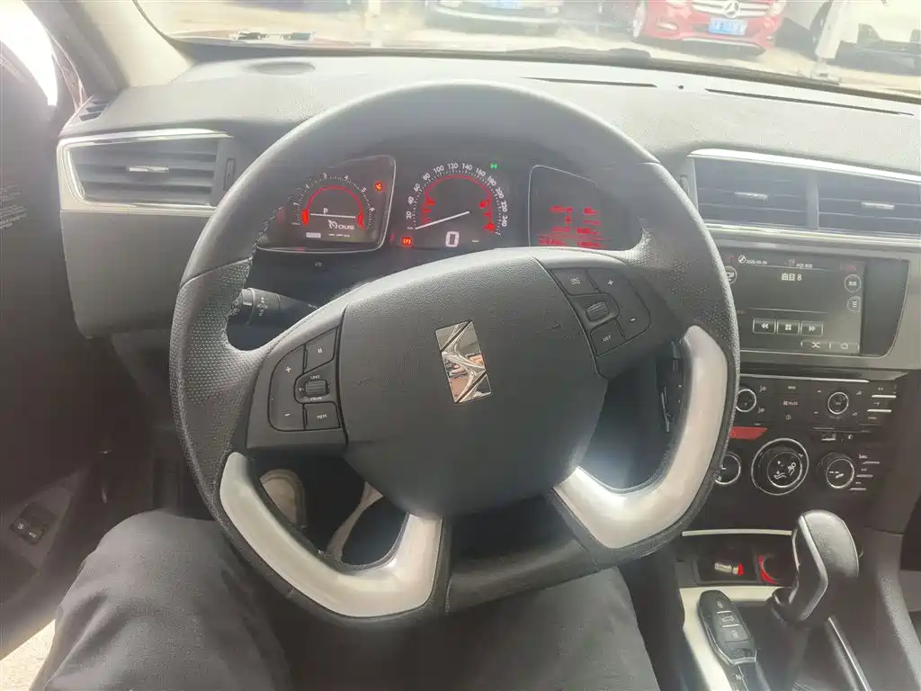 DS 6 1.6 T Luxury THP160
