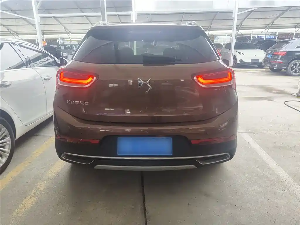 DS 6 1.6 T Luxury THP160