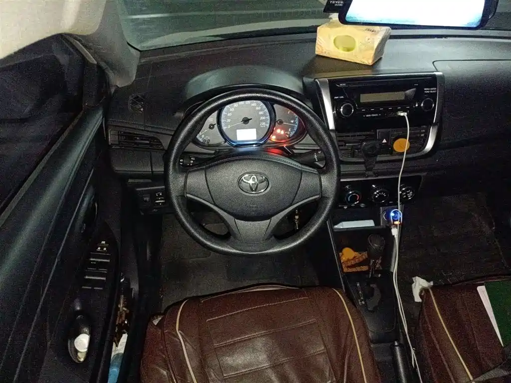 YARiS L Zhixiang 1.5 E CVT Charm Motion CN-VI