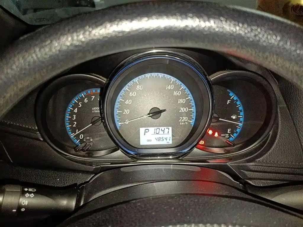 YARiS L Zhixiang 1.5 E CVT Charm Motion CN-VI