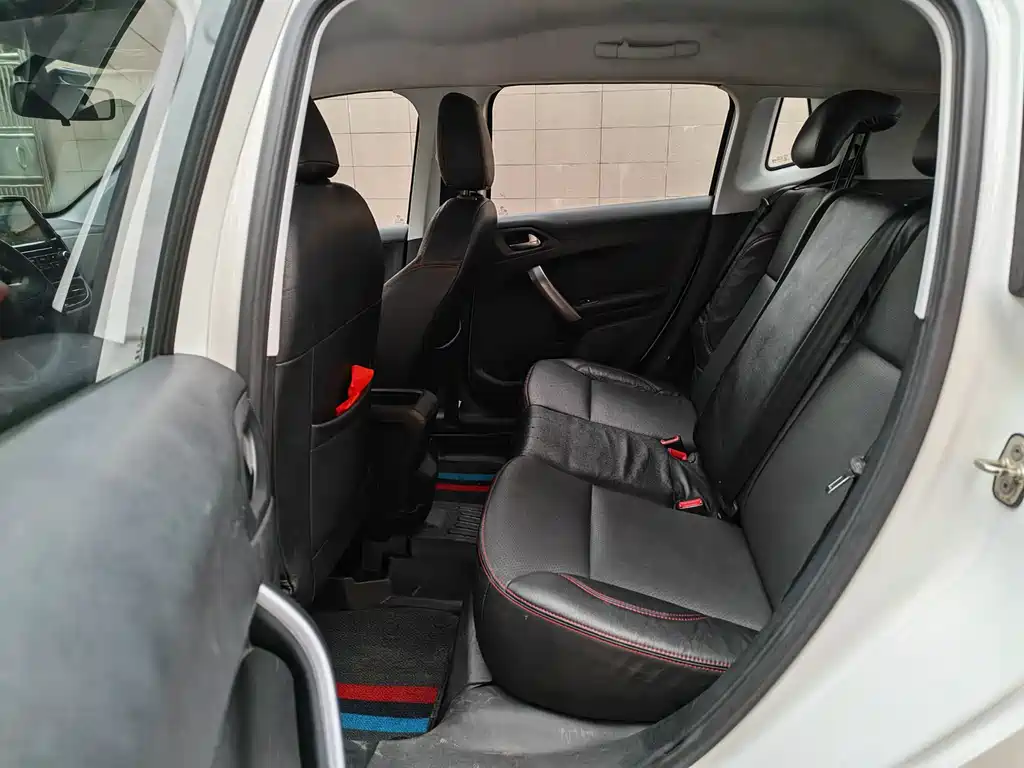 Peugeot 2008 2014 1.6 L Auto Trendy