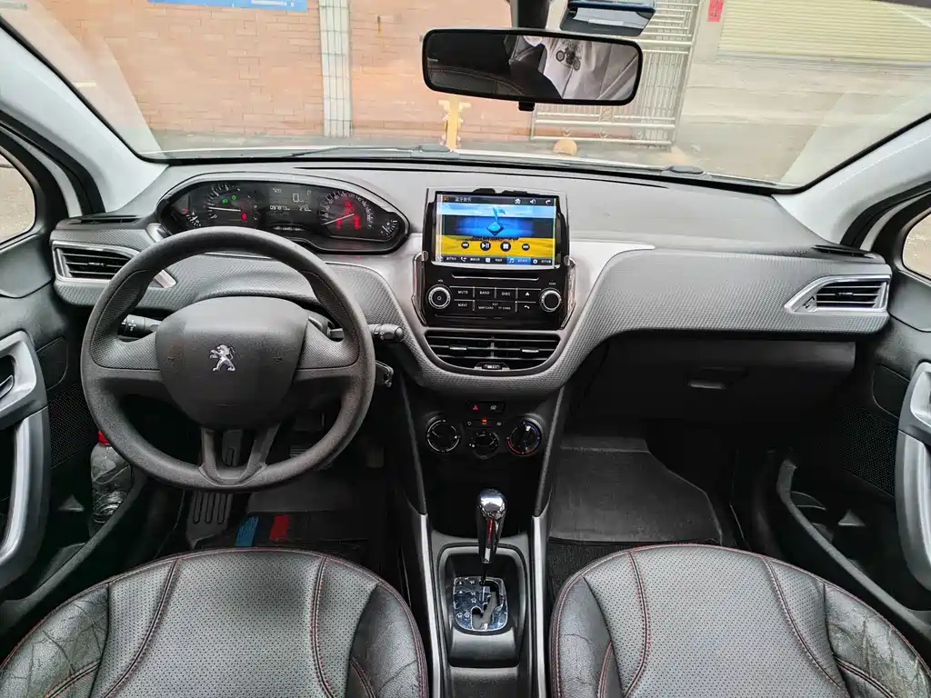 Peugeot 2008 2014 1.6 L Auto Trendy