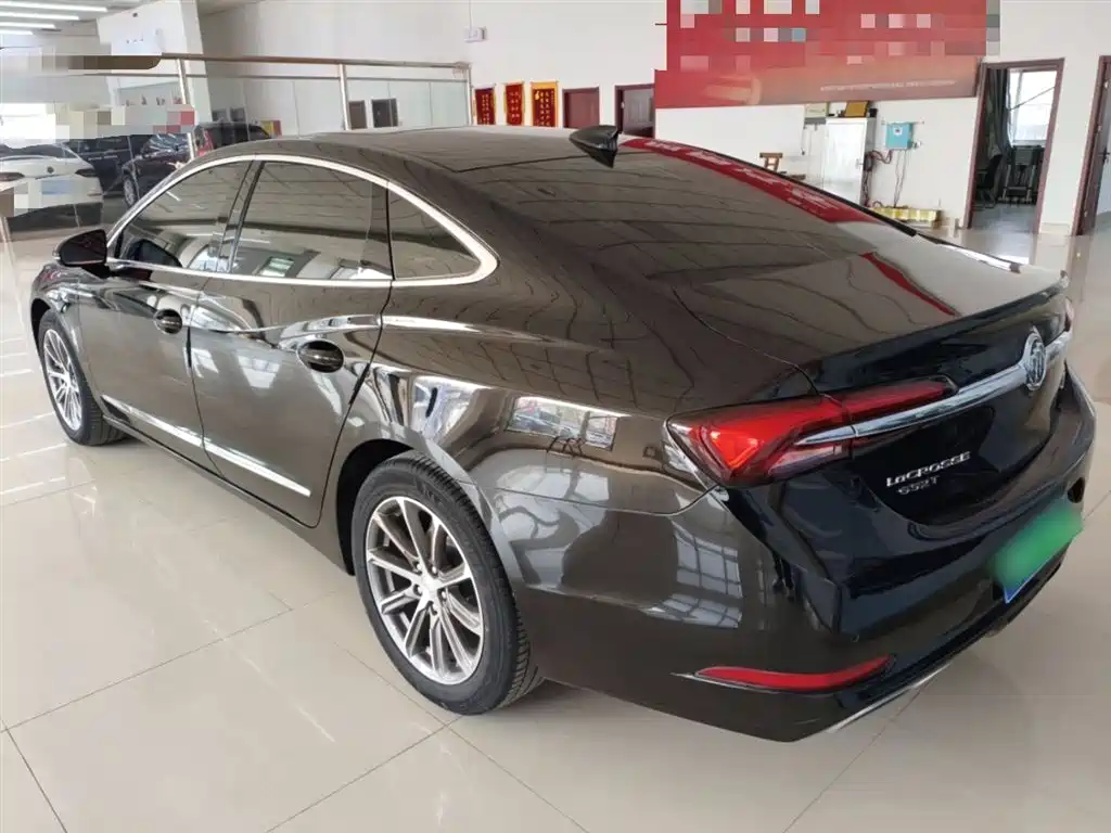 LaCrosse 652 T Luxury