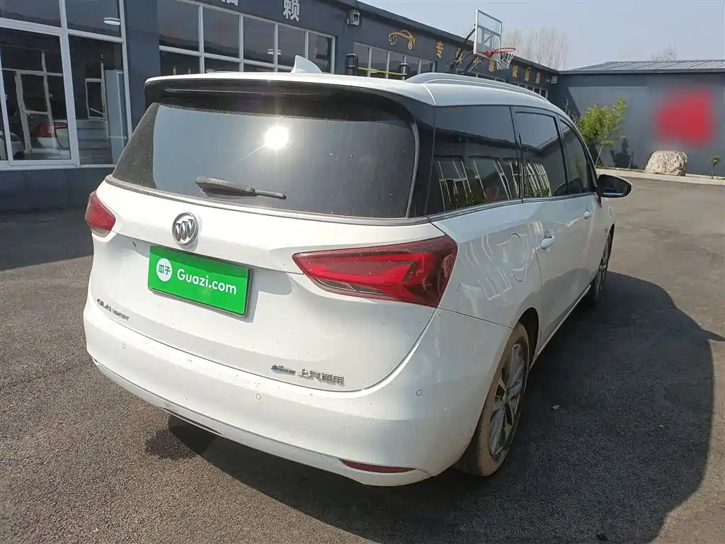 Buick GL6 323 T Light Hybrid Connected Luxury