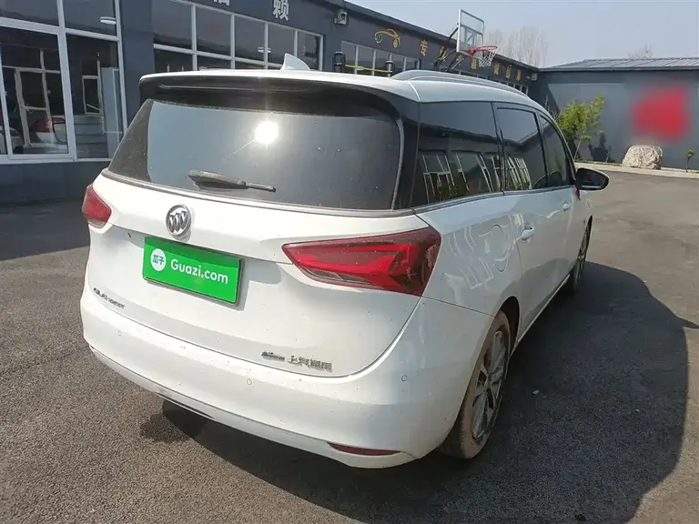Buick GL6 323 T Light Hybrid Connected Luxury