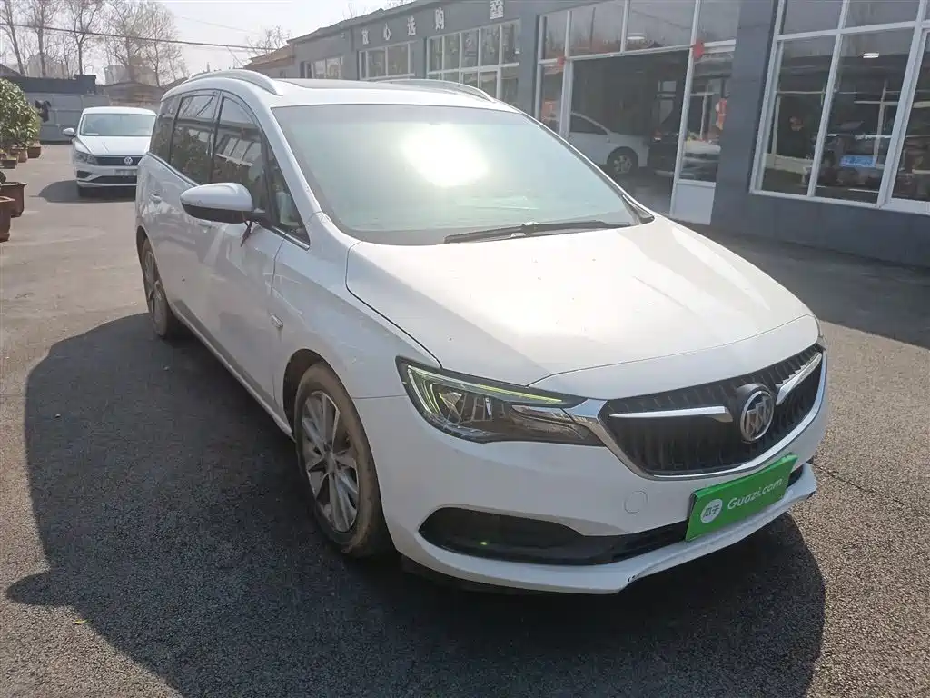 Buick GL6 323 T Light Hybrid Connected Luxury