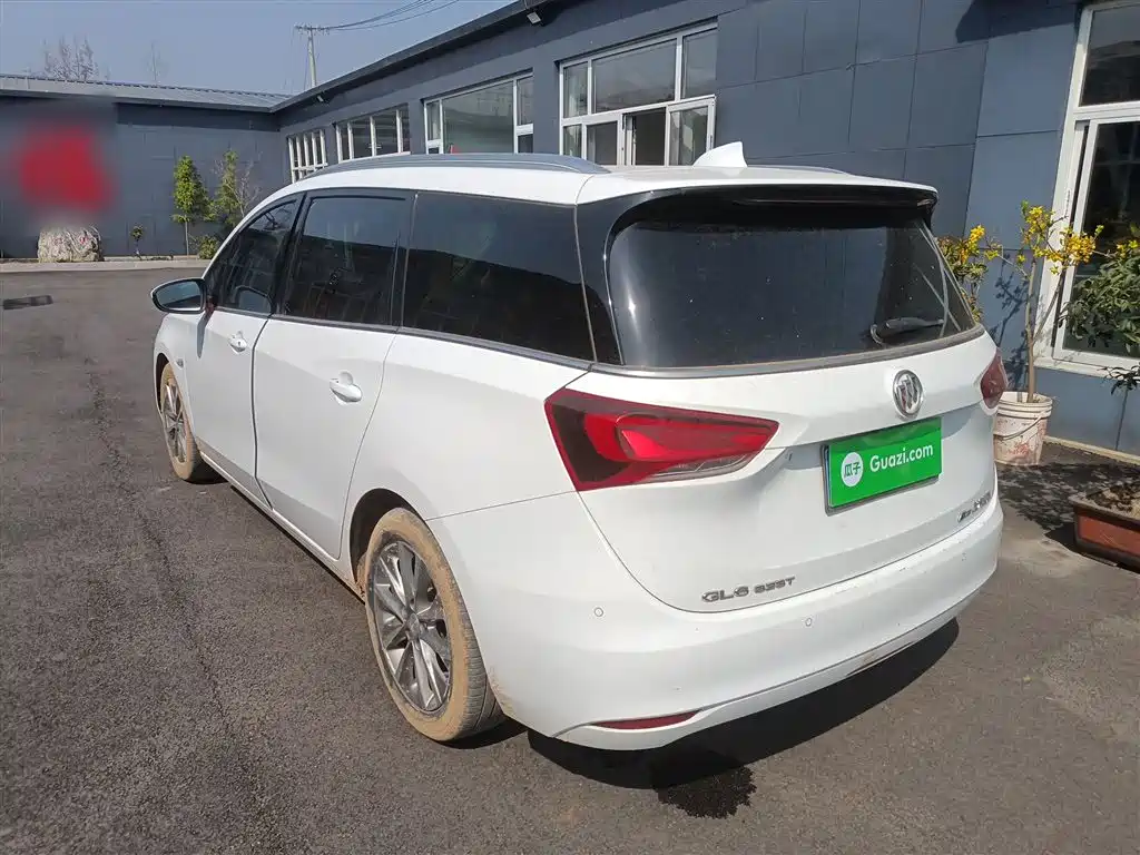 Buick GL6 323 T Light Hybrid Connected Luxury