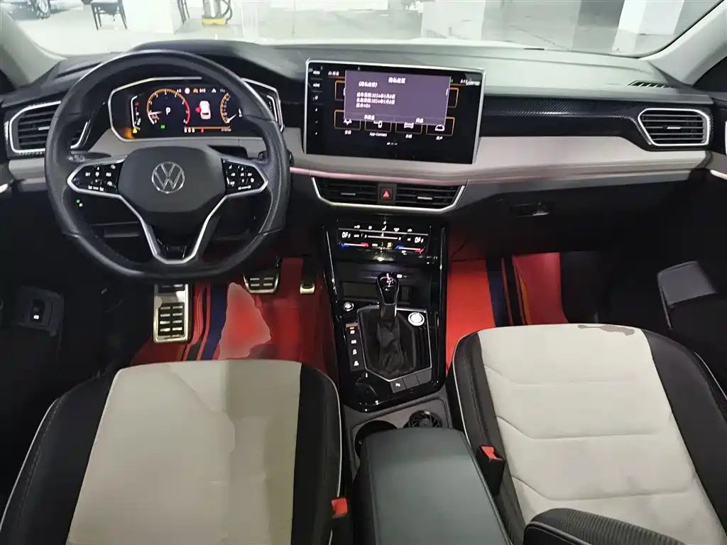 Tayron X 330 TSI 2 WD Distinguished High Energy