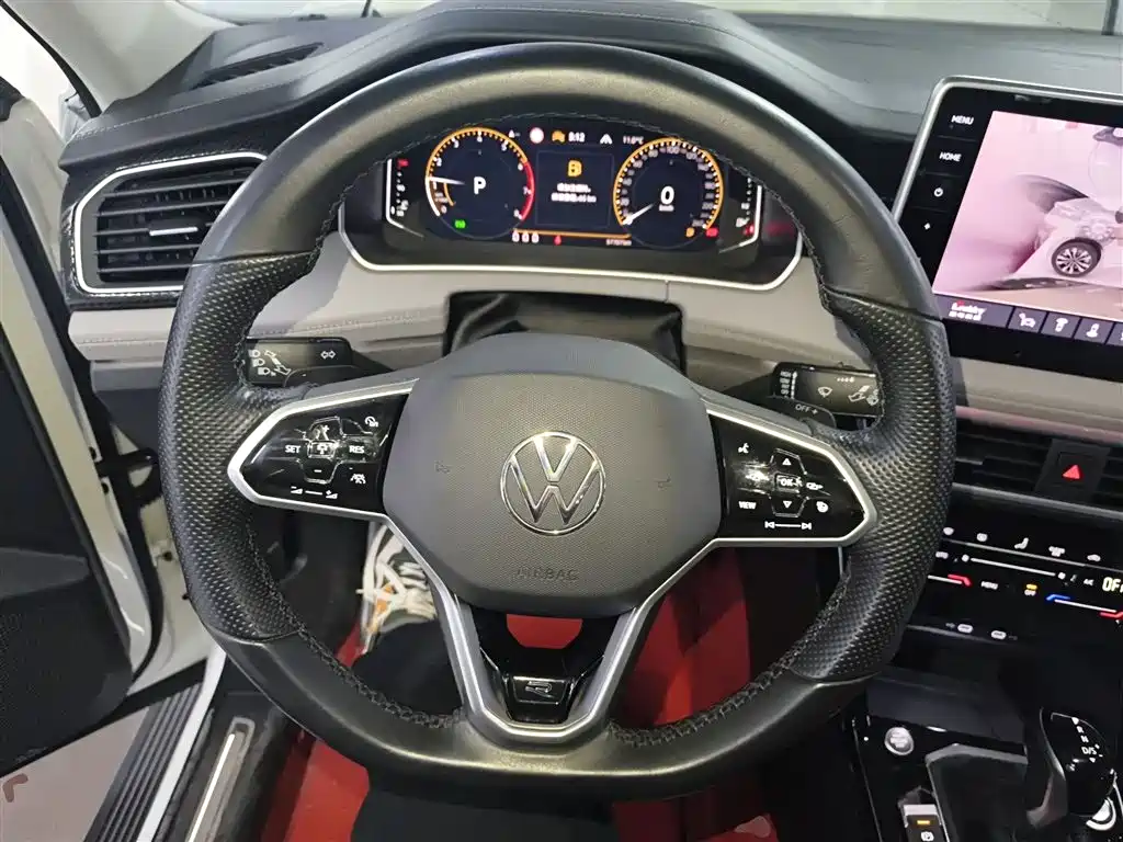 Tayron X 330 TSI 2 WD Distinguished High Energy