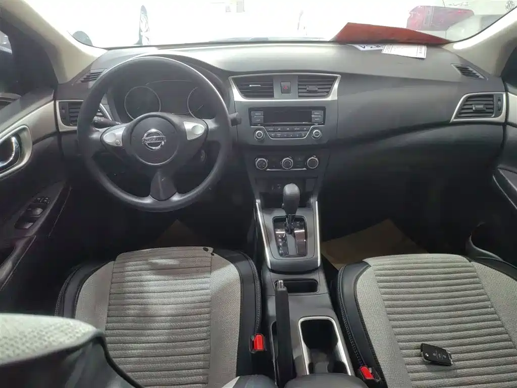 Sylphy Classic 1.6 XE CVT Comfort