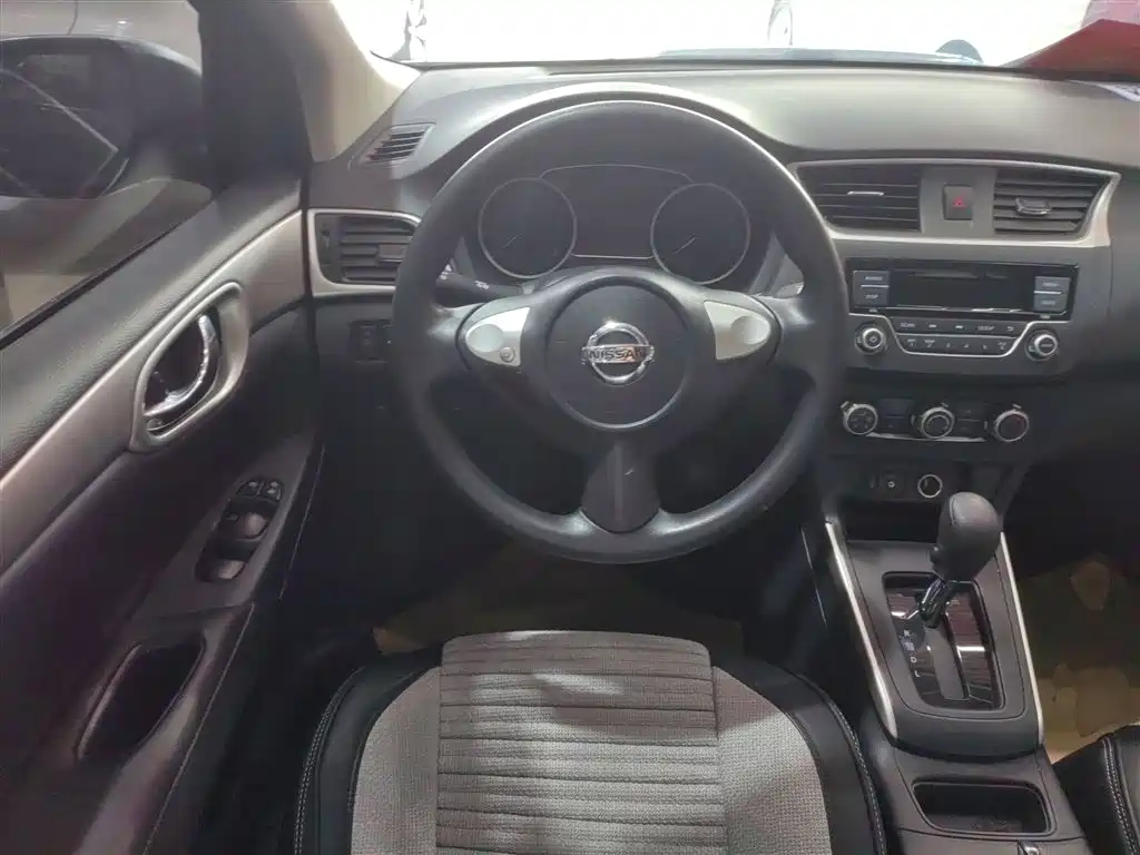 Sylphy Classic 1.6 XE CVT Comfort