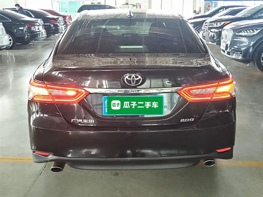 Camry 2.0 G Luxury