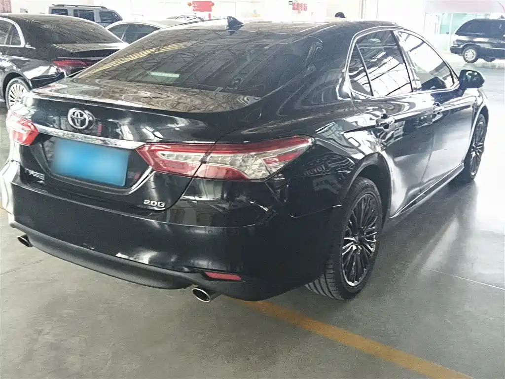 Camry 2.0 G Luxury