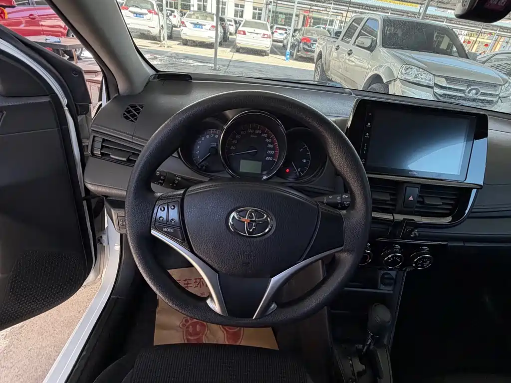 Vios FS 1.5 L CVT Sharp Style