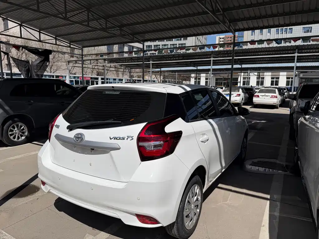 Vios FS 1.5 L CVT Sharp Style