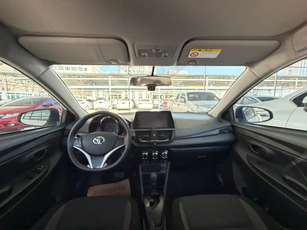 Vios FS 1.5 L CVT Sharp Style