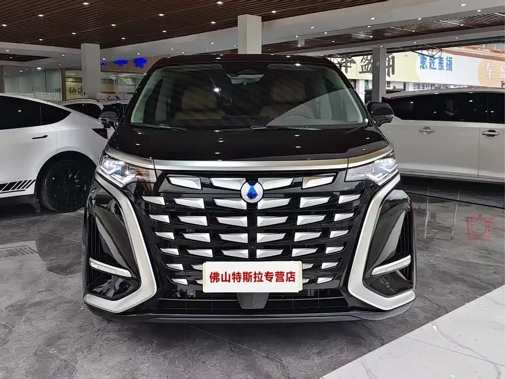 Denza D9 DM-i 980 4 WD Distinguished