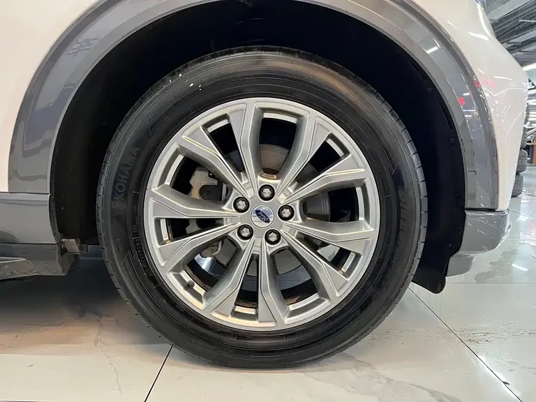 Ford Explorer EcoBoost 285 4 WD Style 7-seat