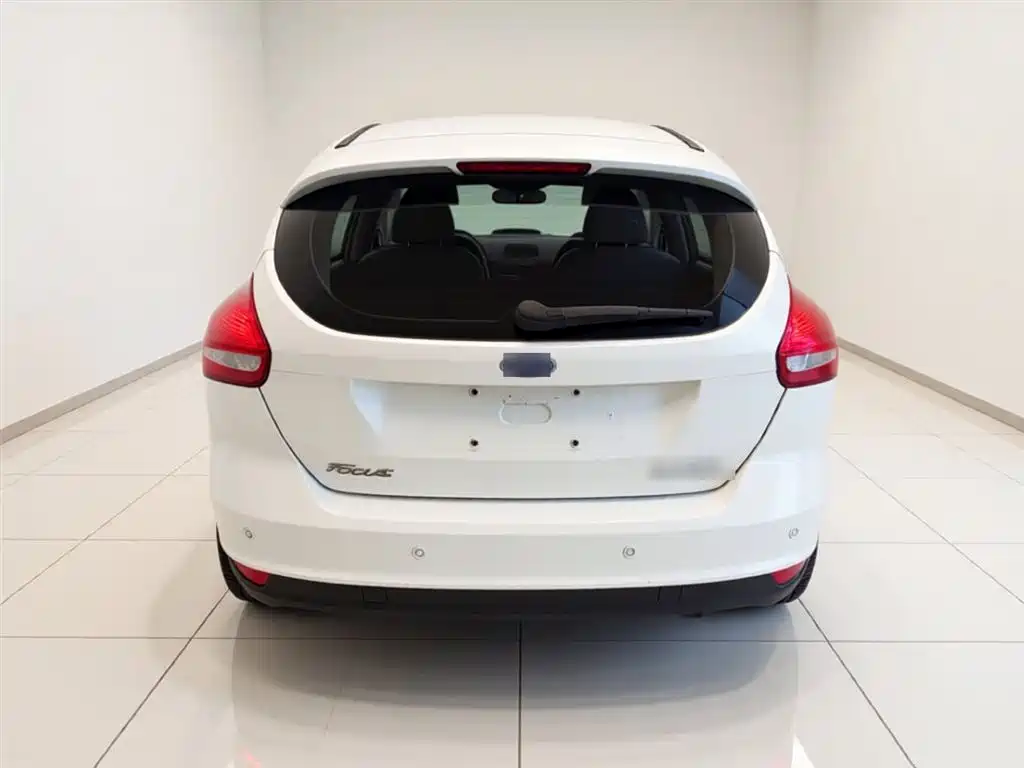 Focus Hatchback 1.6 L Auto Style