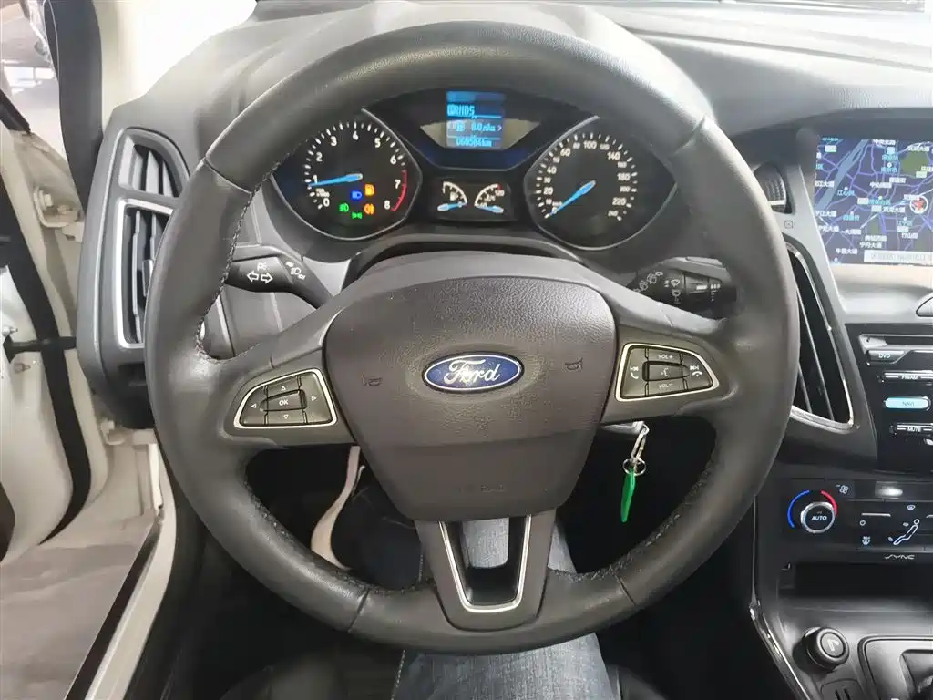 Focus Hatchback 1.6 L Auto Style