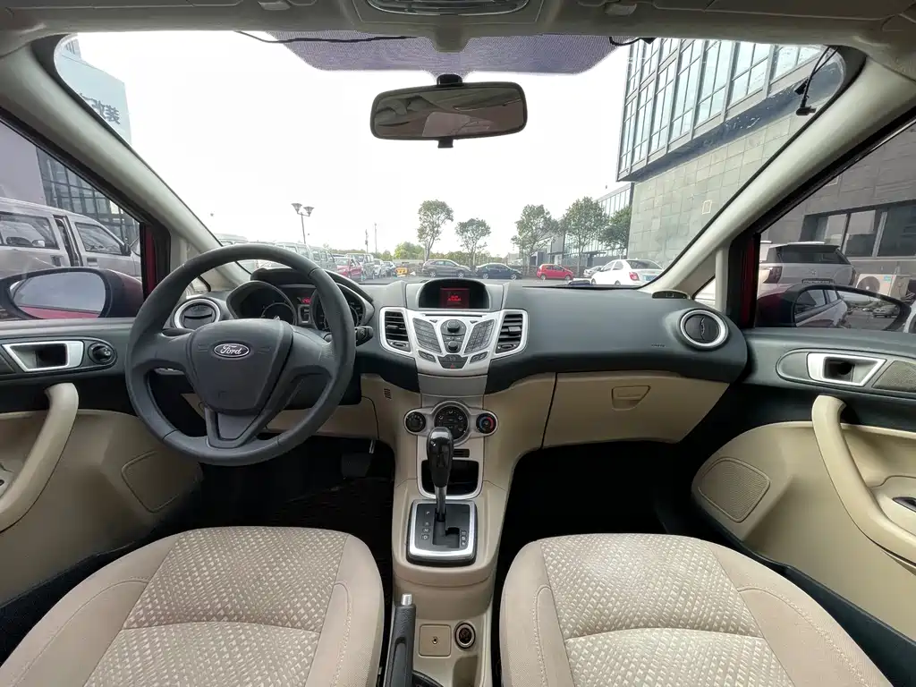 Fiesta Hatchback 1.5 L Auto Fashion