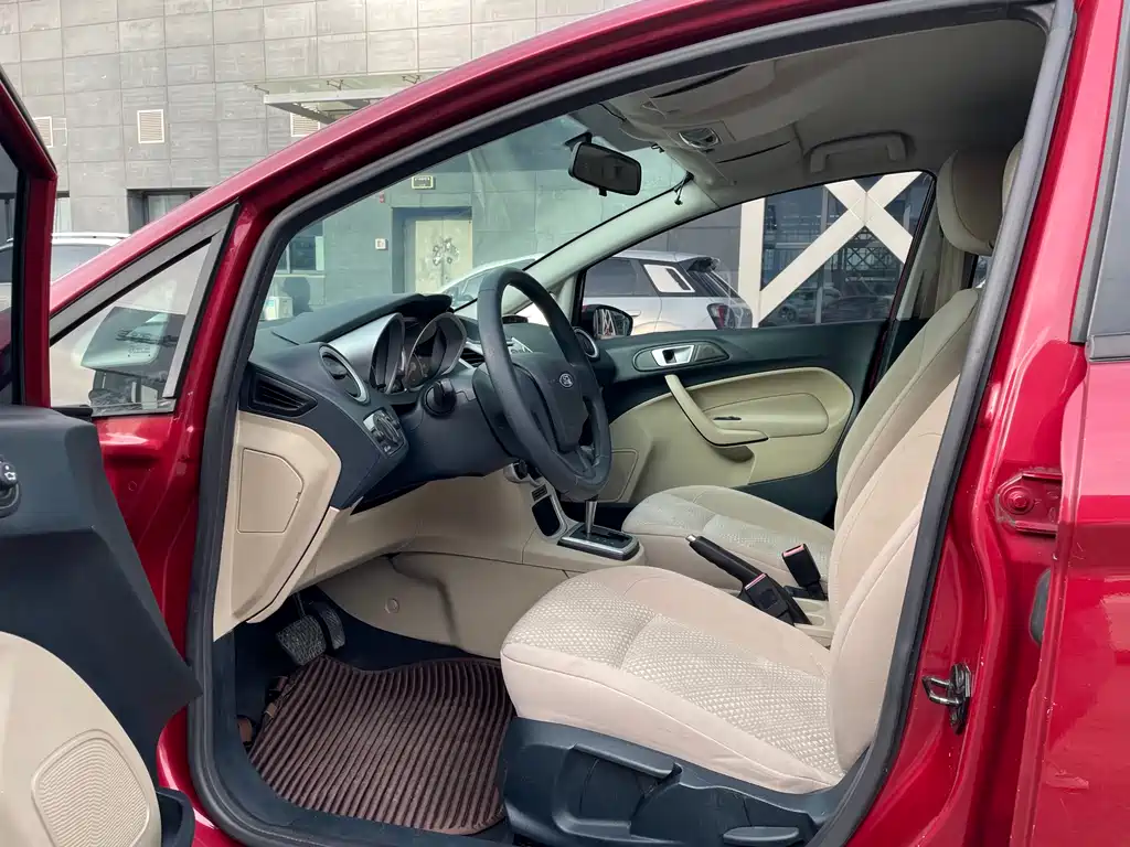 Fiesta Hatchback 1.5 L Auto Fashion