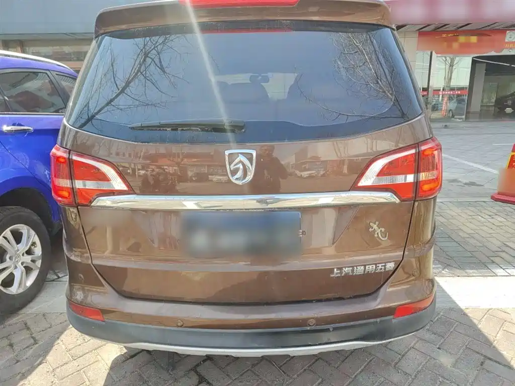Baojun 730 1.5 L Manual Comfort 7-seat CN-V