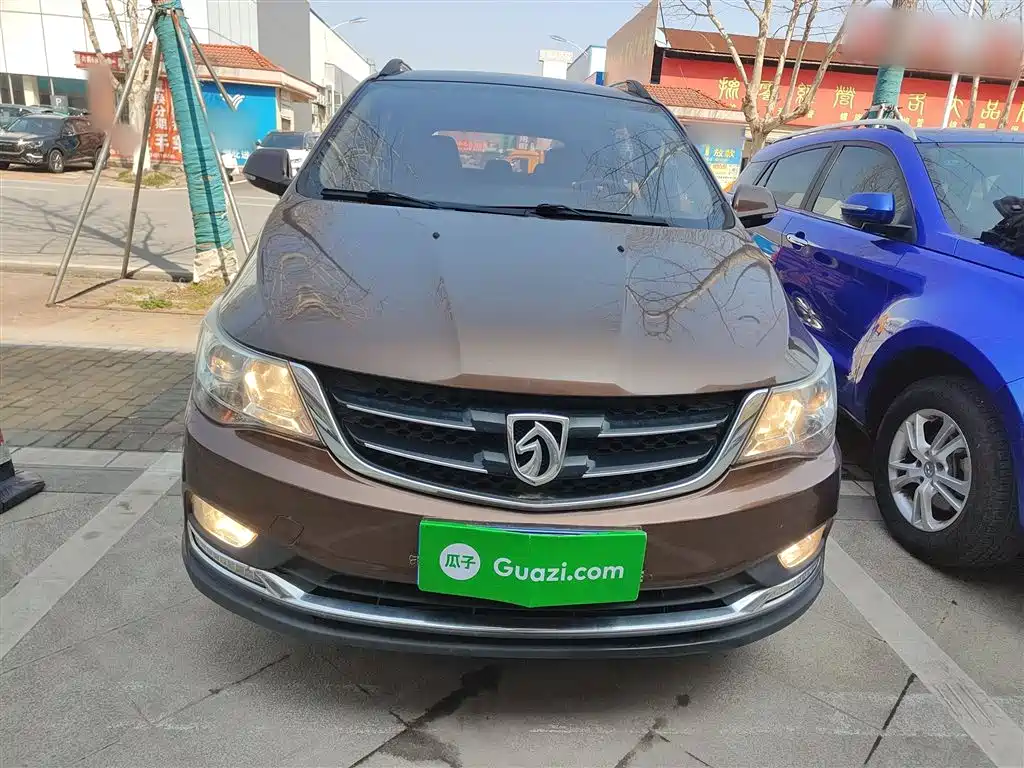 Baojun 730 1.5 L Manual Comfort 7-seat CN-V