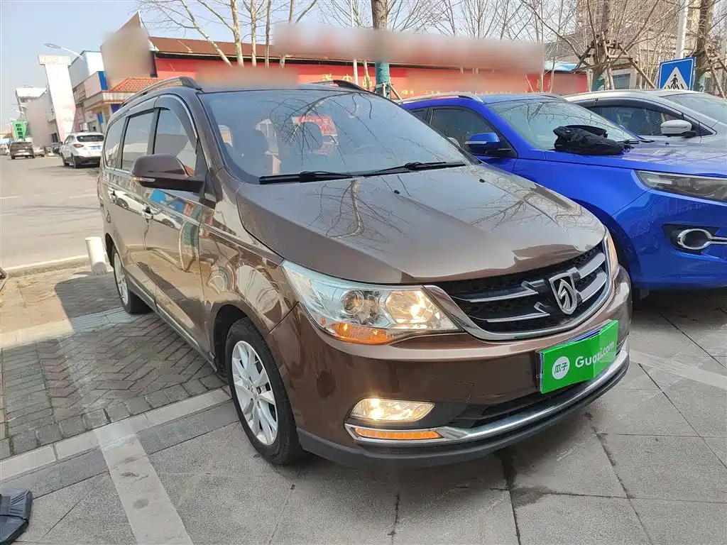 Baojun 730 1.5 L Manual Comfort 7-seat CN-V