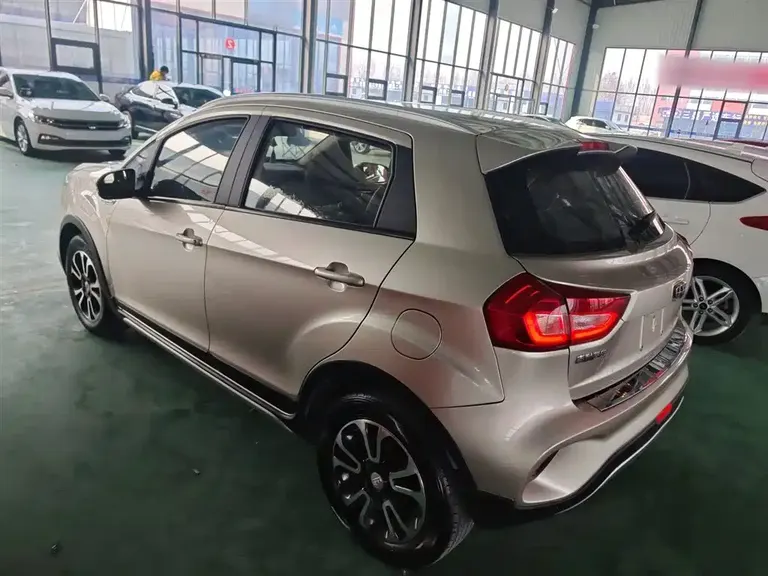Geely Vision X3 1.5 L Auto Distinguished