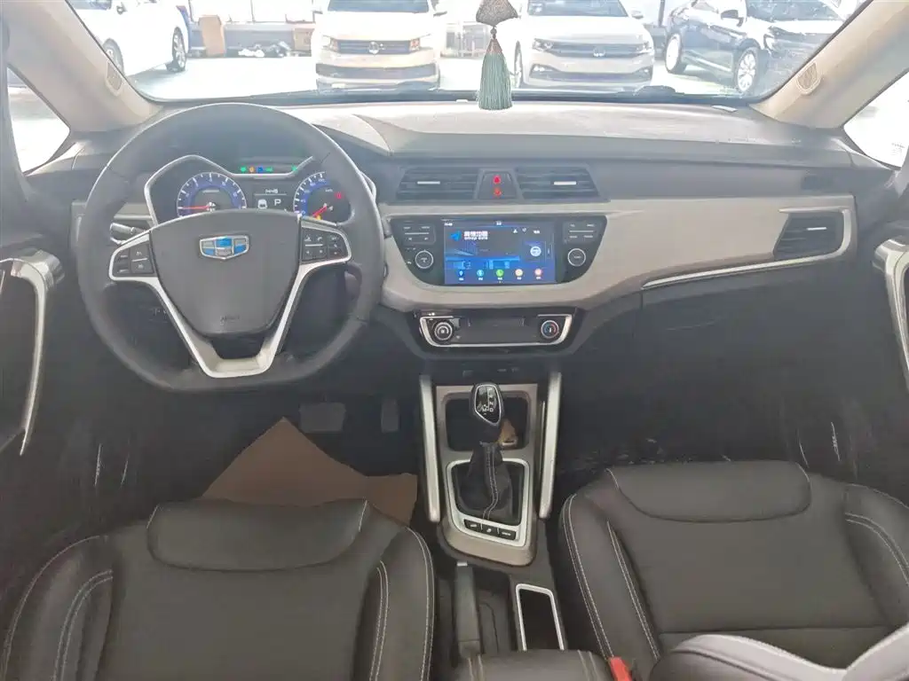 Vision X3 1.5 L Auto Distinguished