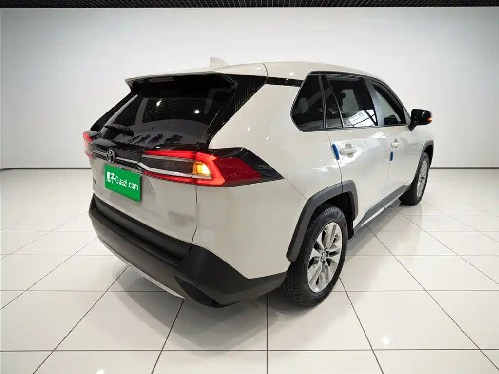 Wildlander 2.0 L CVT 4 WD Luxury