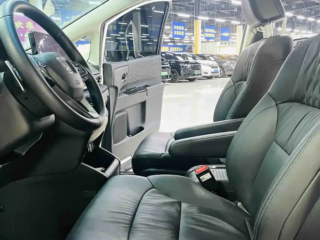 Elysion 2.0 L e:HEV Luxury