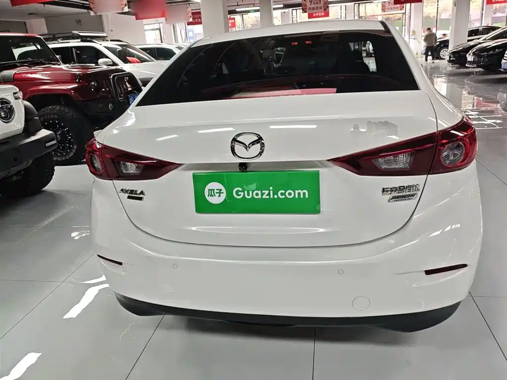 Mazda 3 Axela Sedan 1.5 L Auto Comfort CN-V