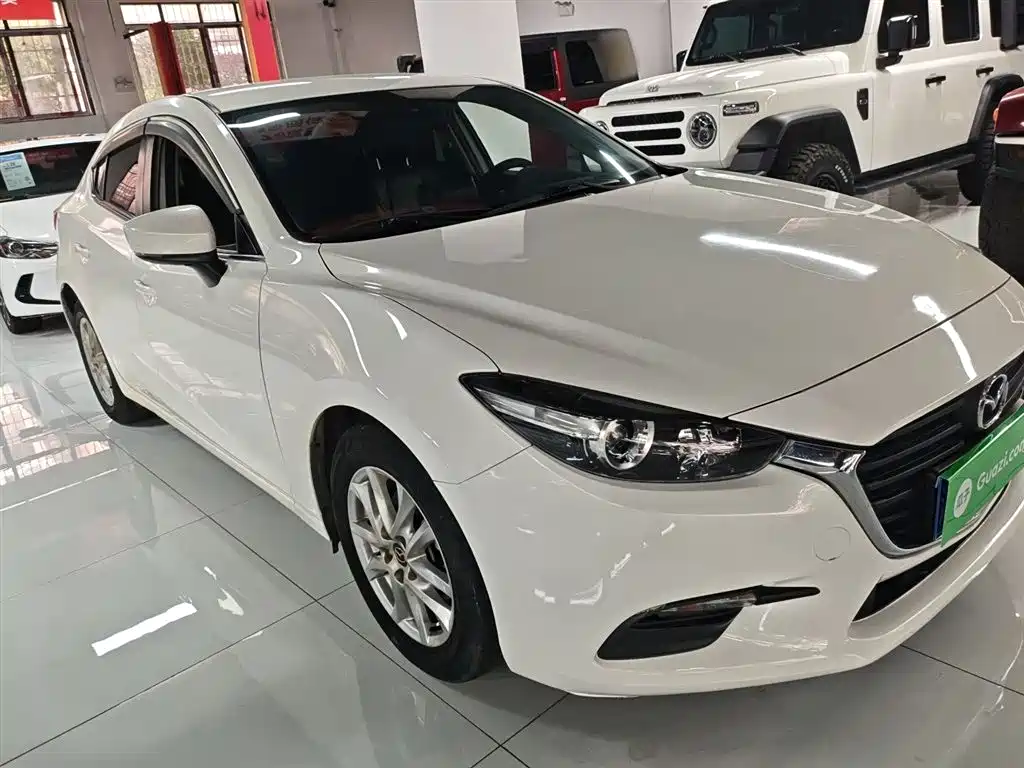 Mazda 3 Axela Sedan 1.5 L Auto Comfort CN-V
