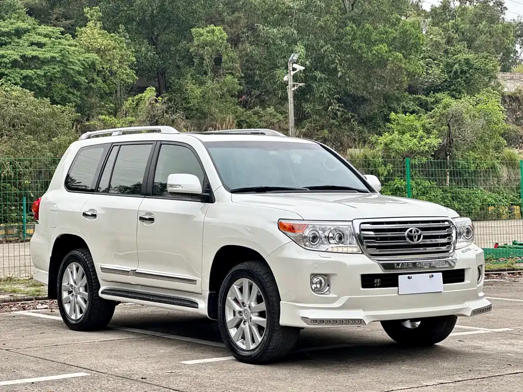 Land Cruiser (Import) 4.0 L V6 Middle East Limited