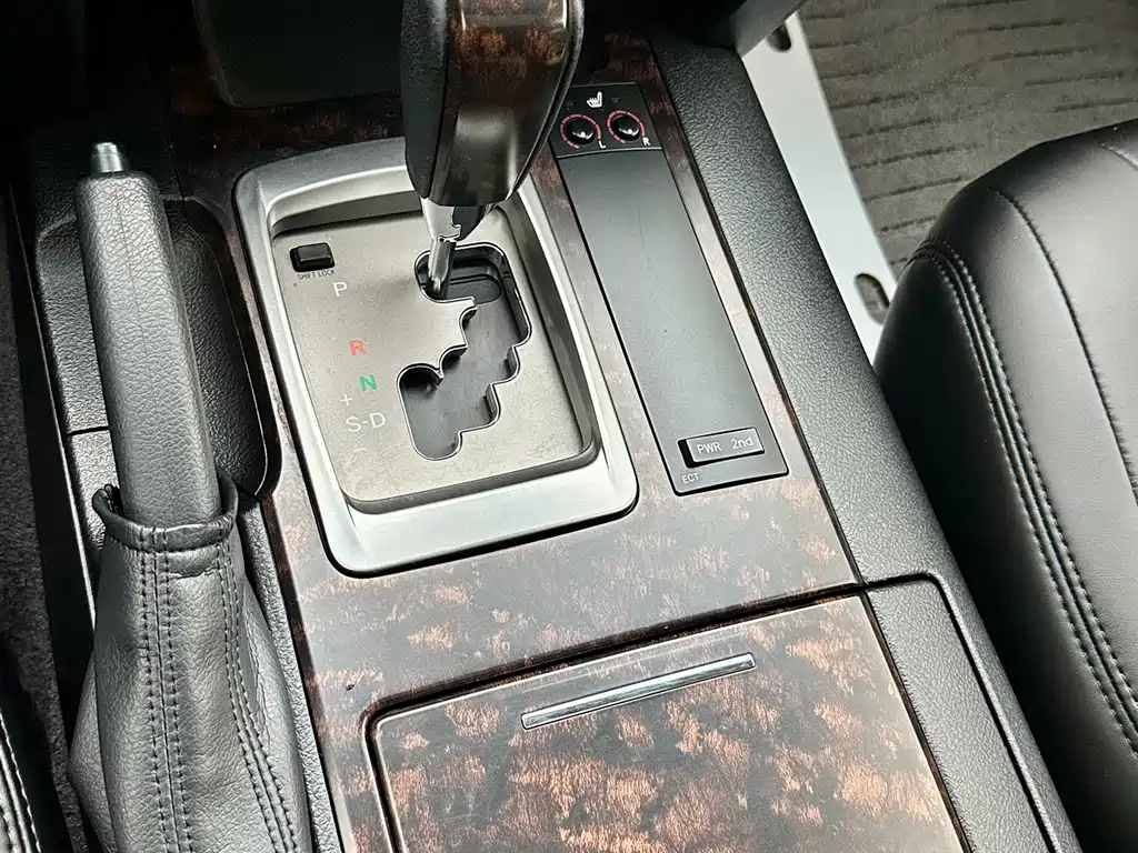 Land Cruiser (Import) 4.0 L V6 Middle East Limited