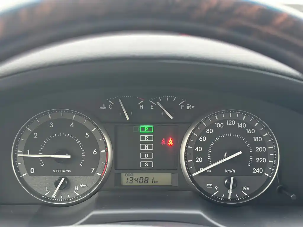 Land Cruiser (Import) 4.0 L V6 Middle East Limited