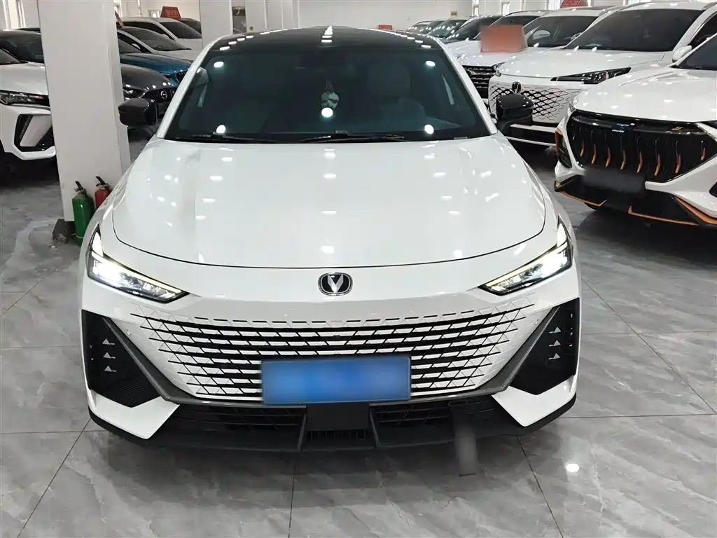 Changan UNI-V 1.5 T Distinguished
