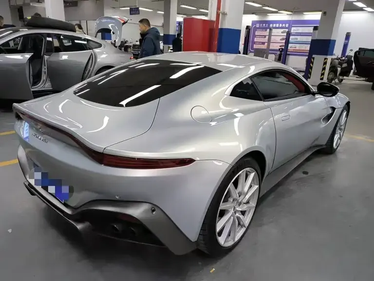 Aston Martin V8 Vantage 4.0 T V8 Coupe
