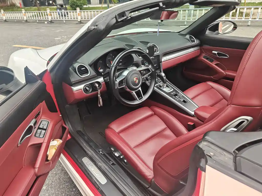 Porsche 718 Boxster 2.0 T